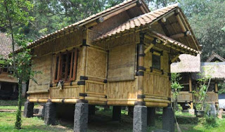 gambar rumah kayu tahan gempa