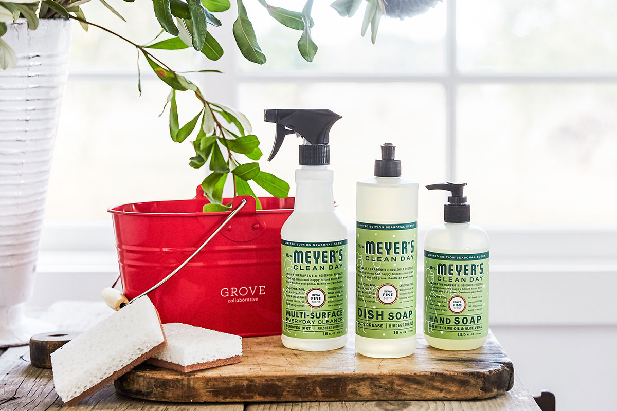 Reviewing Mrs. Meyer's Holiday Scents + a Trip to Riley's Farm Natural Home with Jennifer