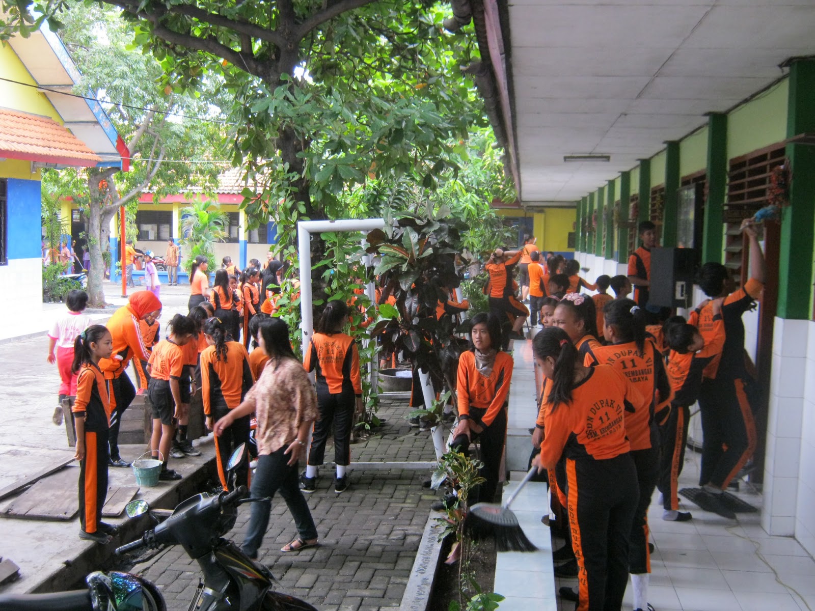 SDN DUPAK V: KERJA BAKTI HARI KARTINI 2013