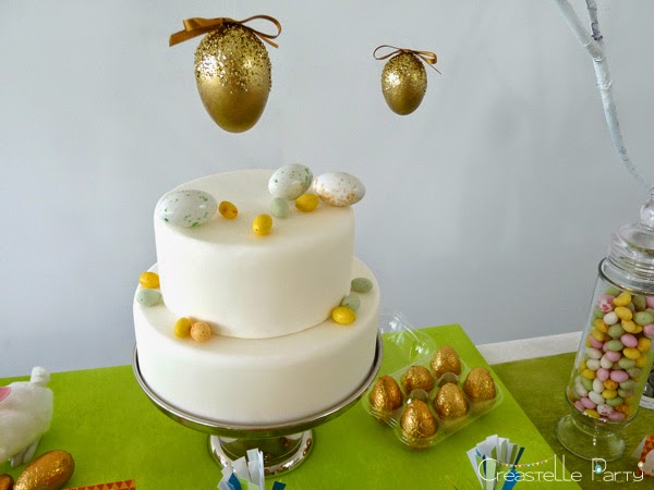 Gâteau décoré d'oeufs pour la Sweet table lapin de Pâques