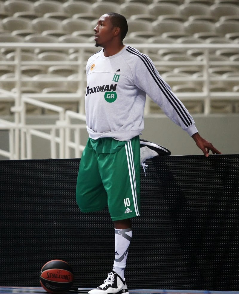 Δε χάνει χρόνο ο Νέλσον! (pics)