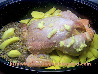 Κοτόπουλο γεμιστό με κιμά και εντόσθια - από «Τα φαγητά της γιαγιάς»