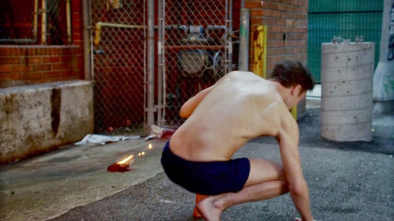 Grant Gustin - Shirtless in "The Flash" 2.