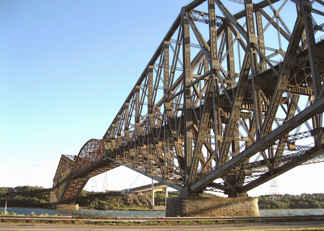 ponte cantilever com o maior vão livre do mundo