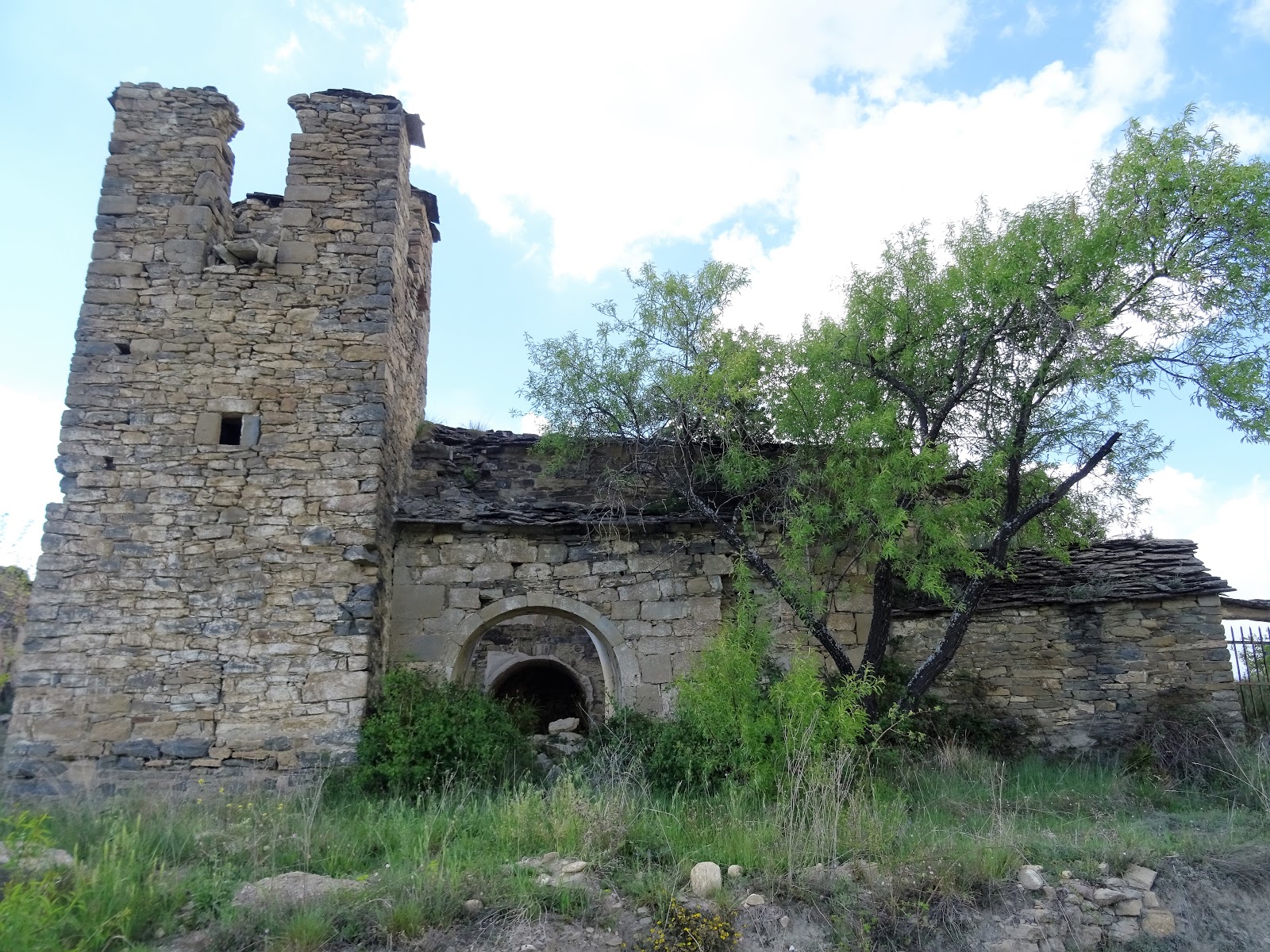 ARTÍCULOS, RESEÑAS LITERARIAS Y EXCURSIONES Carlos Bravo Suárez