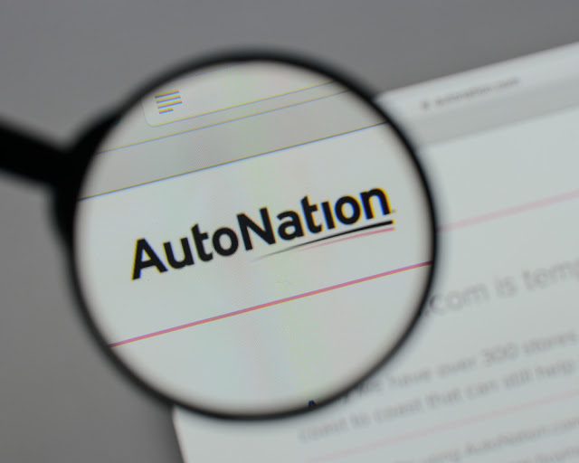AutoNation has signed a multi-year deal with Google's self driving car affiliate, Waymo.