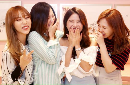 [17.05.2016] Star News Interview with Red Velvet and Mamamoo | Red