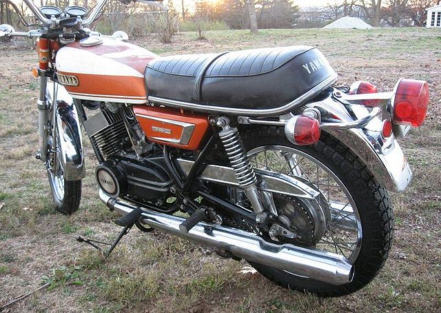  foto de  moto año 1971-Yamaha-R5-OrangeWhite-8186-2