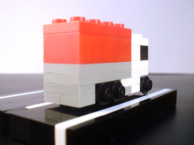 MOC LEGO camião em micro escala. Um pouco de estrada como cenário.