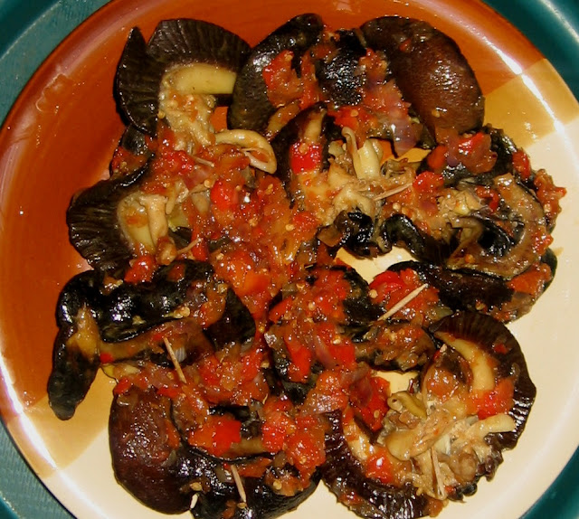 [Image: snails,spring+rolls,+food+makeover+011.JPG]