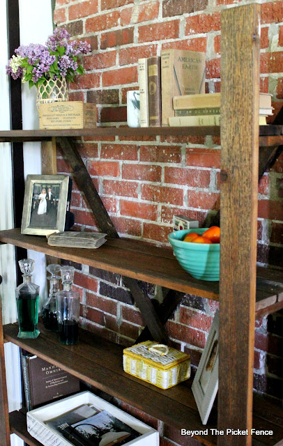 Rustic Ladder Shelf Made from FREE Wood