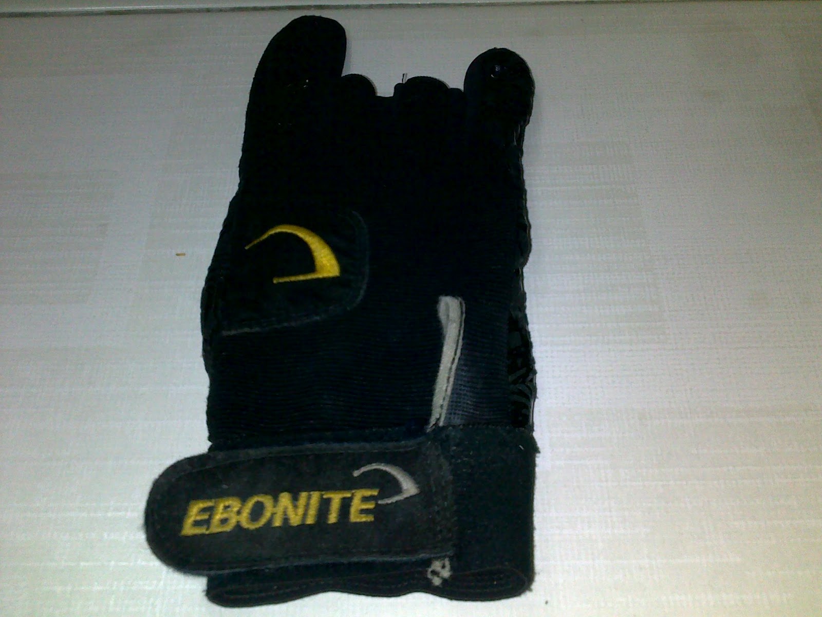 KEDAI BOWLING ONLINE Ebonite React R Tenpin Bowling Glove Right XSmall