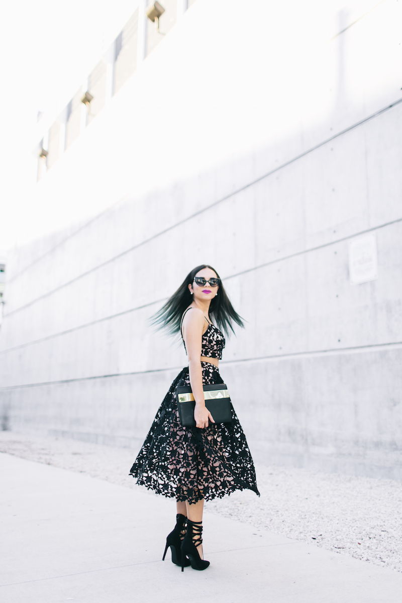 missguided, lace midi skirt, lace bralette, lace up heels, gold plated clutch, fashion, new years, party wear, miami, miami fashion blogger