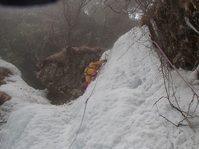Ice Climbing in Japan 初心者のリード向きの氷