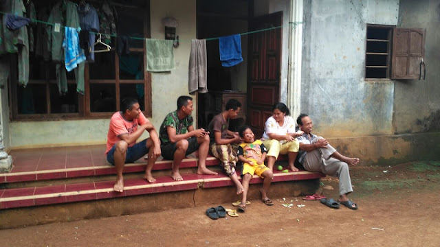 Suasana Erat & Harmonis Antara TNI - Rakyat 1 6.%2BSuasana%2BRekat%2BTNI Rakyat