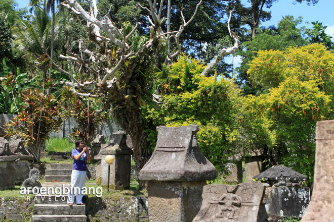 taman purbakala waruga sawangan airmadidi minahasa sulawesi utara