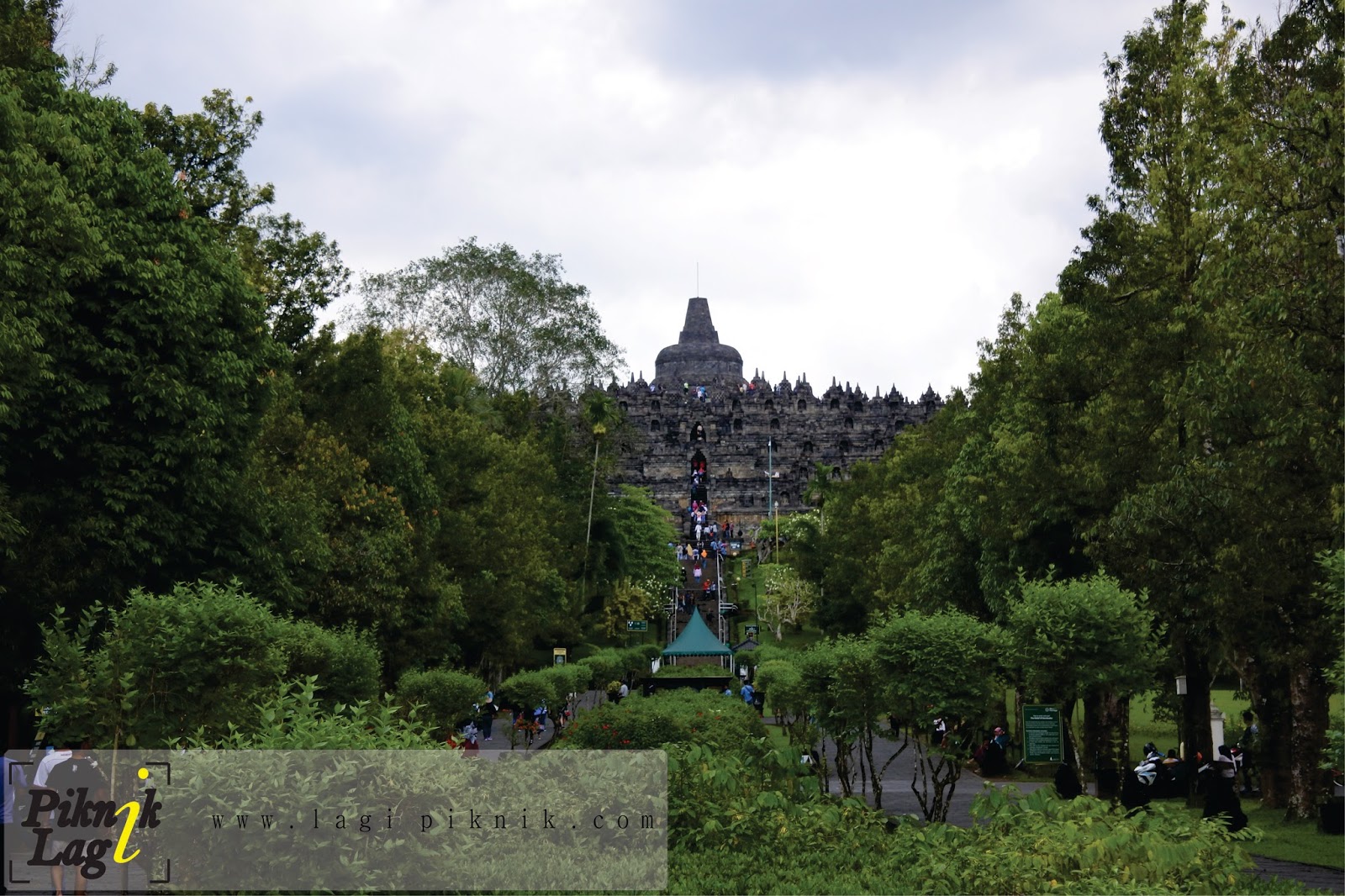 Gambar Wisata Sejarah Candi Prambanan Denah Asli Berbentuk Persegi