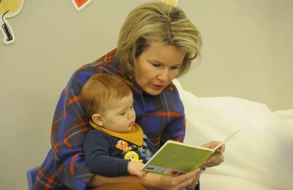 Queen Mathilde visited ’t Vlindertje Kindergarten (kinderdagverblijf ’t Vlindertje) in Boutersem in the Reading Week