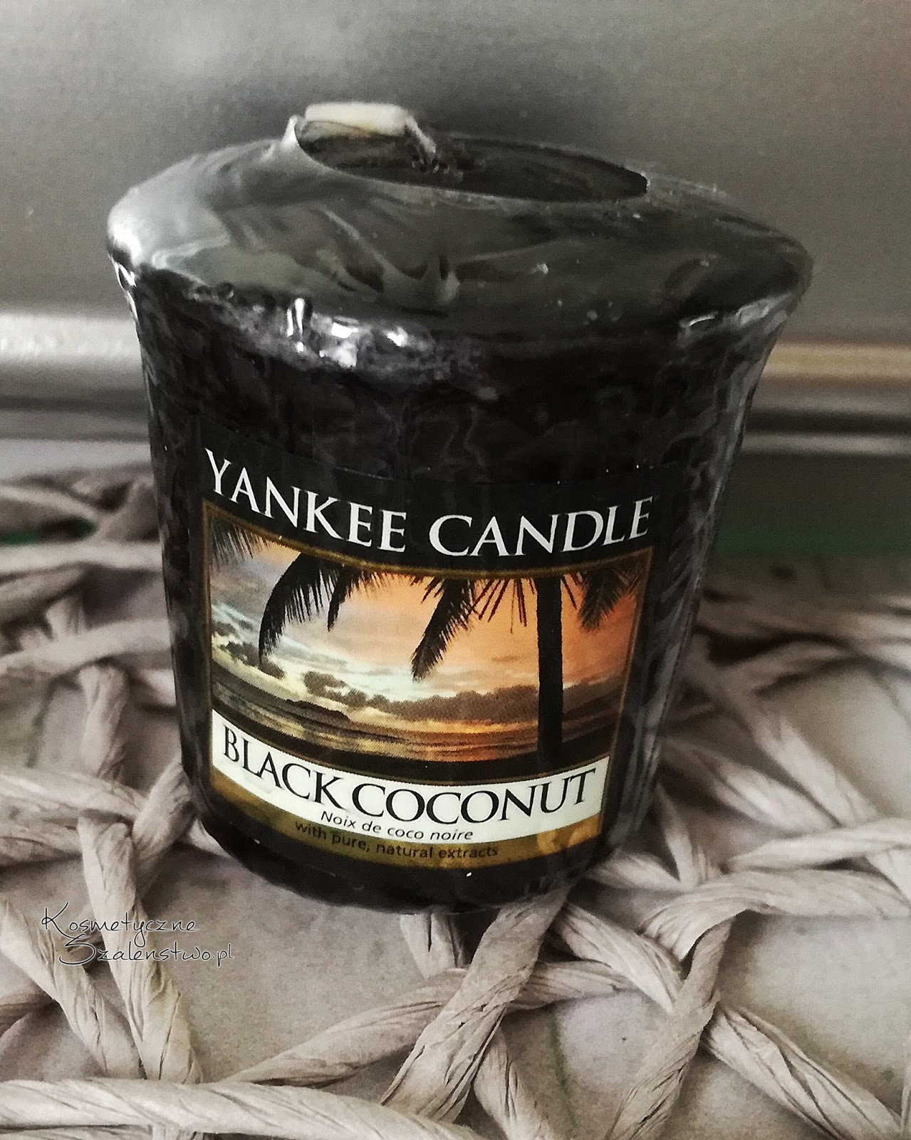 Kosmetyczne szaleństwo Yankee Candle Black Coconut