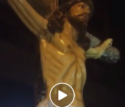 patung Yesus