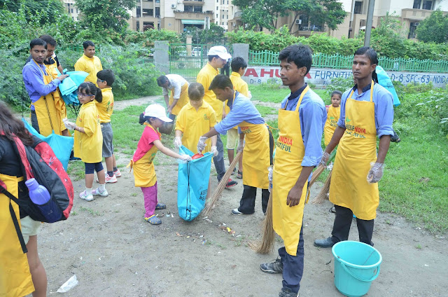 CLEAN UP ACTIVITY IN NOIDA TO CELEBRATE THE SPIRIT OF FREEDOM CLEAN UP ACTIVITY IN NOIDA TO CELEBRATE THE SPIRIT OF FREEDOM