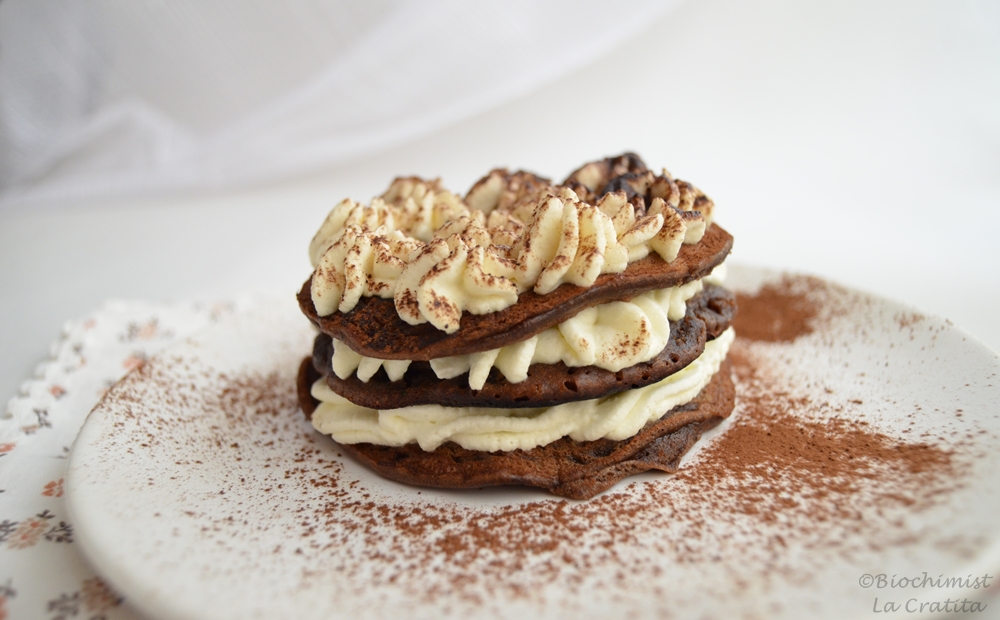 Mini clatite cu pudra de roscove