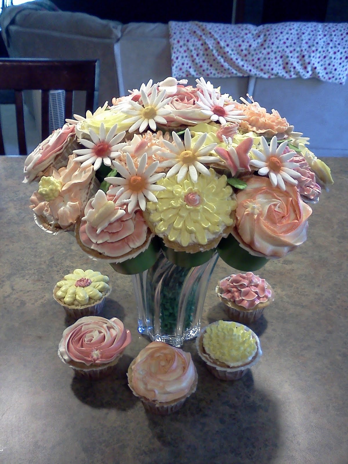 Lindy's Bayside Confections Cupcake Bouquet