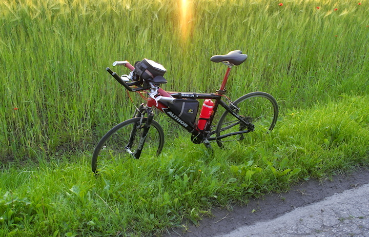 Transformacja roweru MTB - Author Traction SX z zamontowaną na kierownicy lemondką
