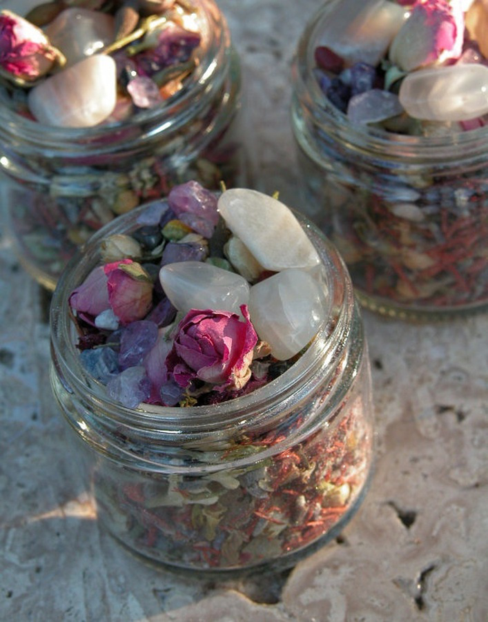 Modern Botanicals HOW TO MAKE GEM ELIXIRS OR CRYSTAL ESSENCES