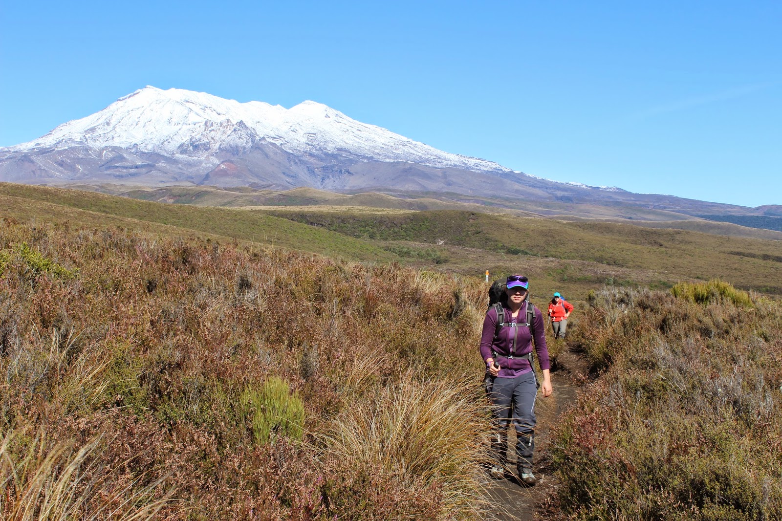 Sam and Lucy's blog: Tongariro Alpine Crossing: New Zealand's best hike