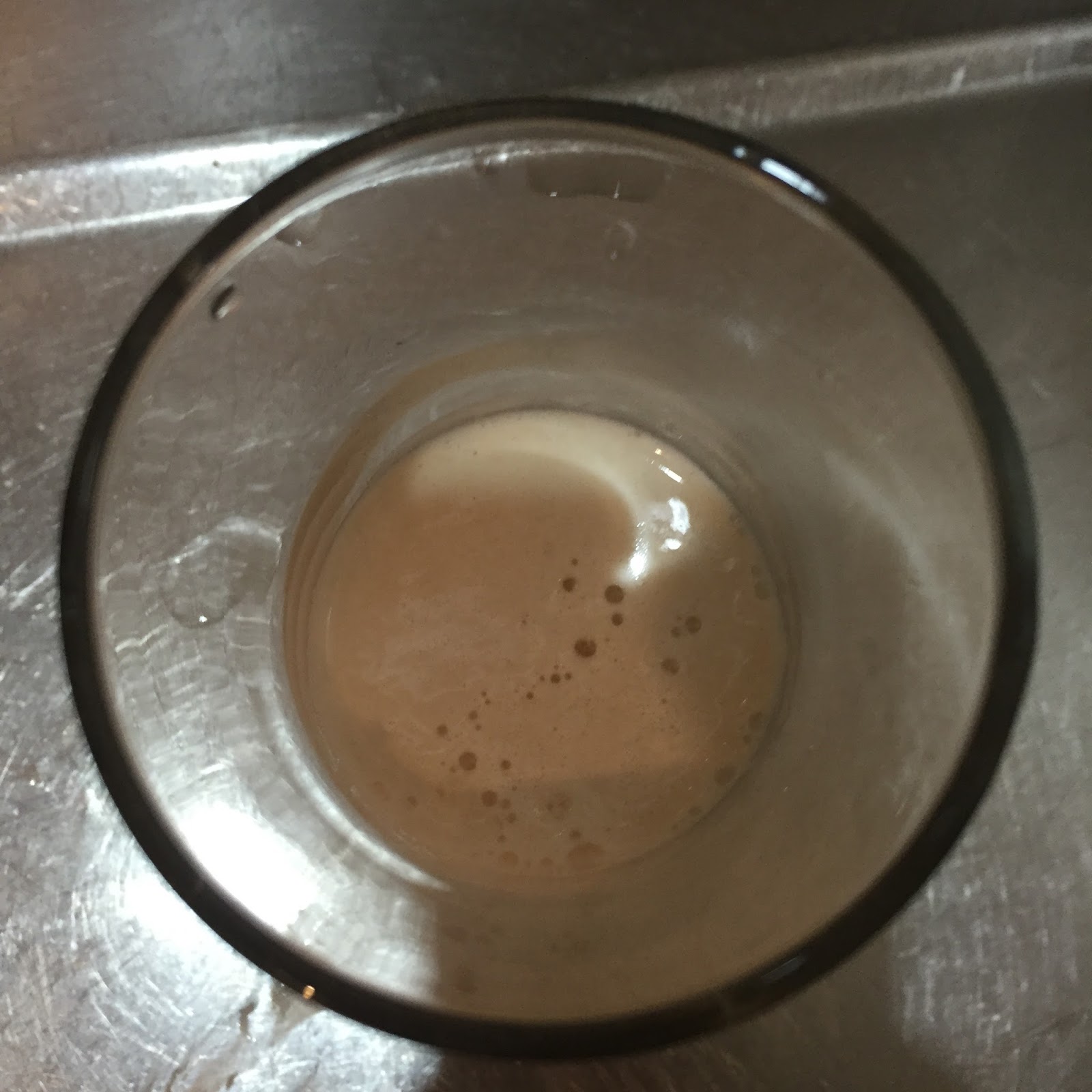 How to pitch yeast correctly into beer wort How to Home Brew Beer