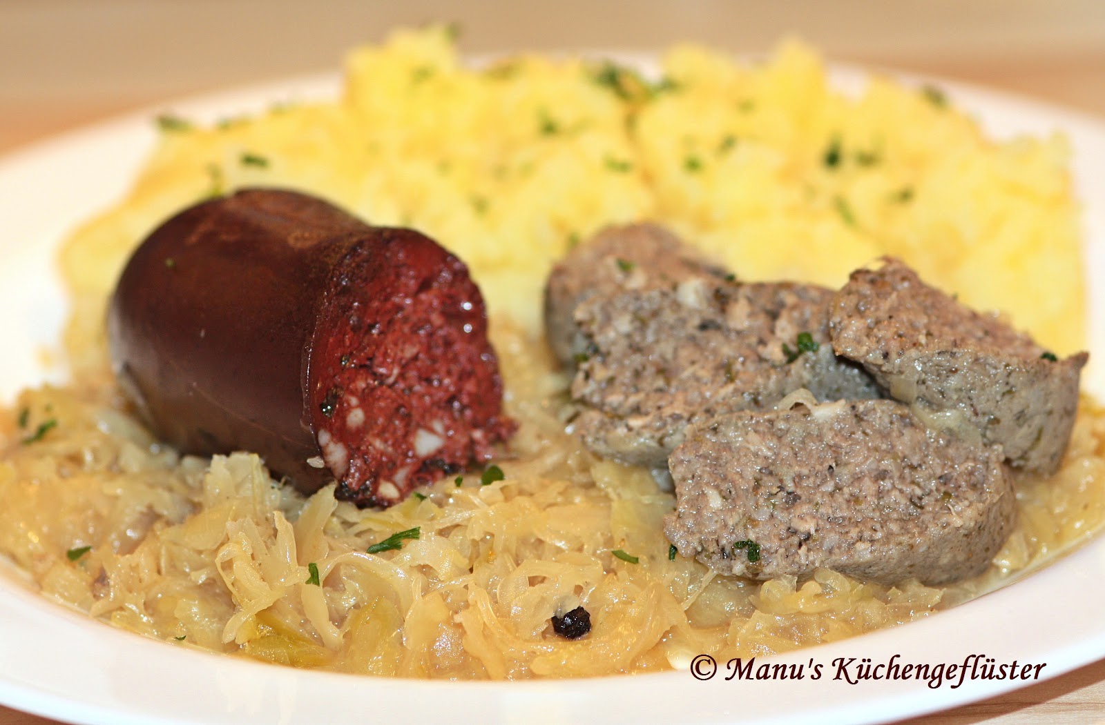 Manus Küchengeflüster: Blut- und Leberwürscht mit Sauerkraut