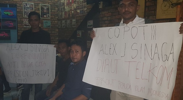 FPII: Segera 'Retool' Alex Sinaga & Jajarannya Dari Telkom