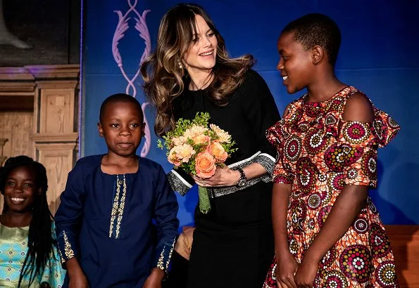 Ashok Dyalchand from India was elected as the winner of World’s Children’s Prize. Hobbs Robyn jacket and skirt