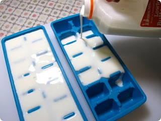 Для чего можно использовать формы для льда из вашей морозилки? http://prazdnichnymir.ru/, формы для льда, как использовать формы для льда, формочки для люда, ледяные кубики, какие продукты можно заморозить в формочках, ячейки для люда, заморозка продуктов, какие продукты можно заморозить, контейнеры для льда, зачем нужны формы для льда, как сохранить продукты, советы по хранению продуктов, советы по заморозке, кубики с травами, ледяные кубики для красоты, полезное о формовках, замороженные продукты, замороженное масло, замороженный сок, замороженное вино, конфеты своими руками, желе в формах для льда, конфеты в формах для льда, приправы в формах для льда, ягоды в формах для льда, полезные свойства форм для льда,Для чего можно использовать формы для льда из вашей морозилки?