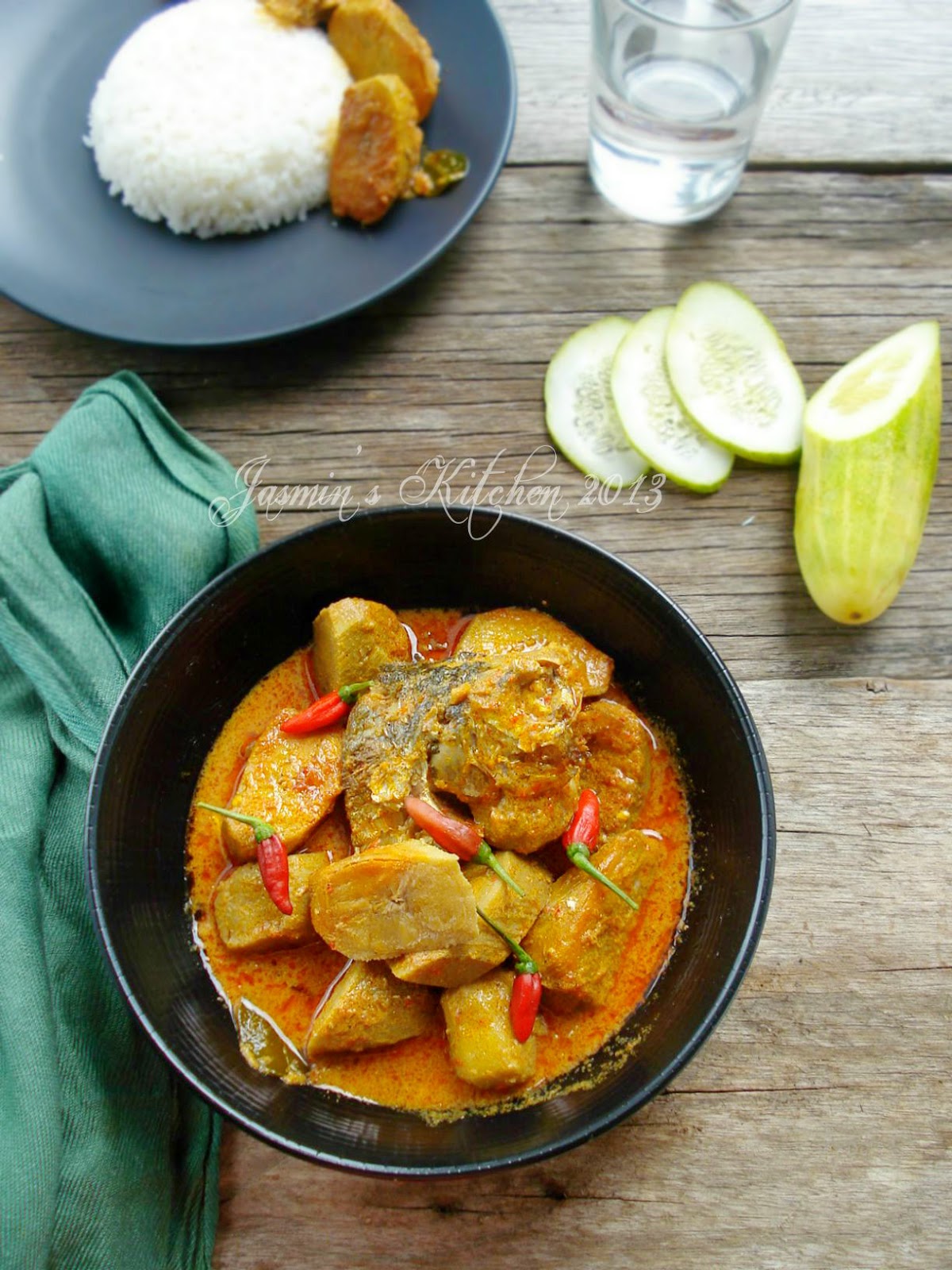 Bahan-bahan utama untuk membuat gulai pisang muda