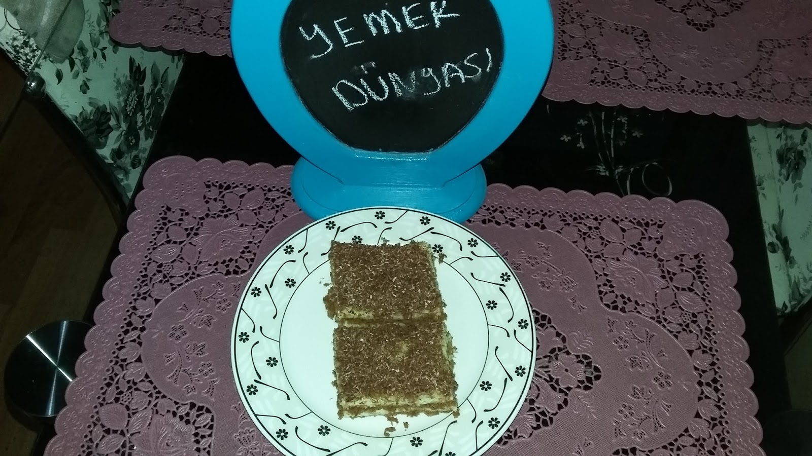 YEMEK DÜNYASI İRMİKLİ BİSKÜVİLİ PASTA