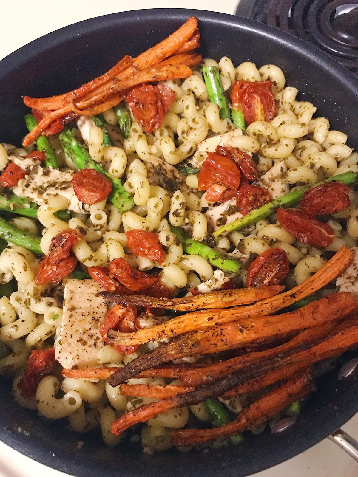 Easy College Eats Pesto Chicken & Roasted Veggie Pasta This Is Noelle