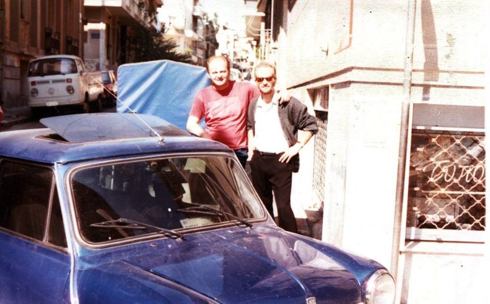 Στην Κυψέλη  στα τέλη της δεκαετίας το '80 με τον Ντίνο