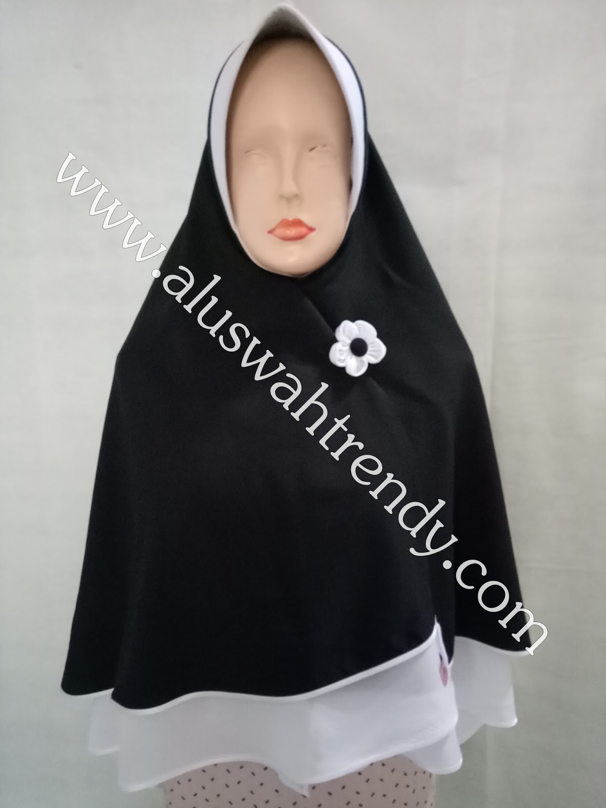 Jilbab Khimar Bolak-Balik Dua Warna Hitam Putih 28