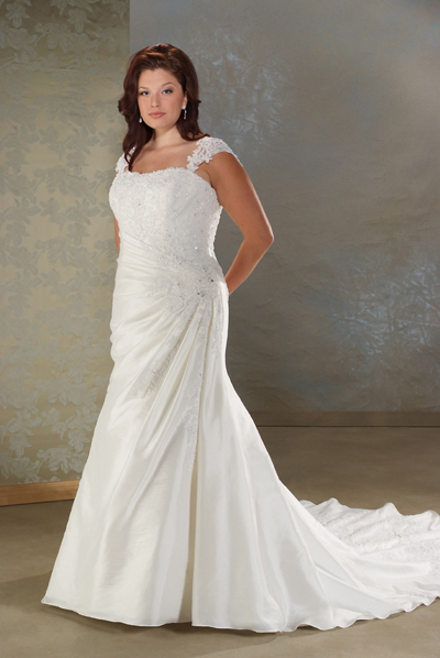 Fashion and Wedding : Choosing Plus Size Wedding Dresses
