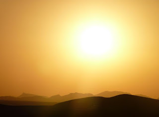 Puesta de sol en Marruecos, dunas de Erg Chebbi.