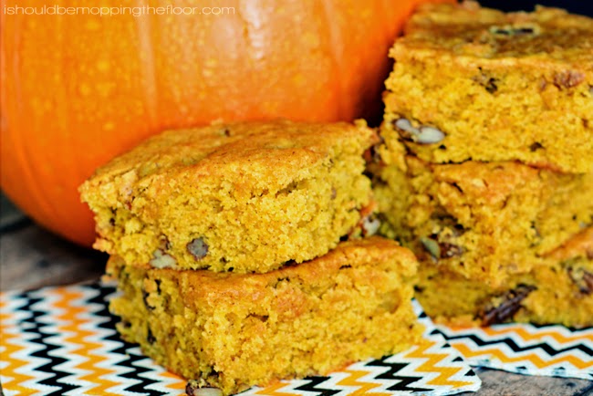 Pumpkin and Pecan Blondies | A simple fall recipe with lots of flavor and deliciousness. Easy to make.