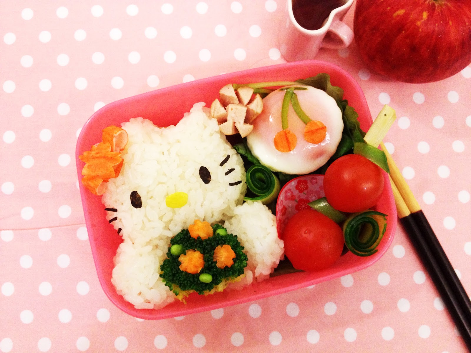 Hello Kitty with Flora Bouquet Bento 弁当 - Little Miss Bento