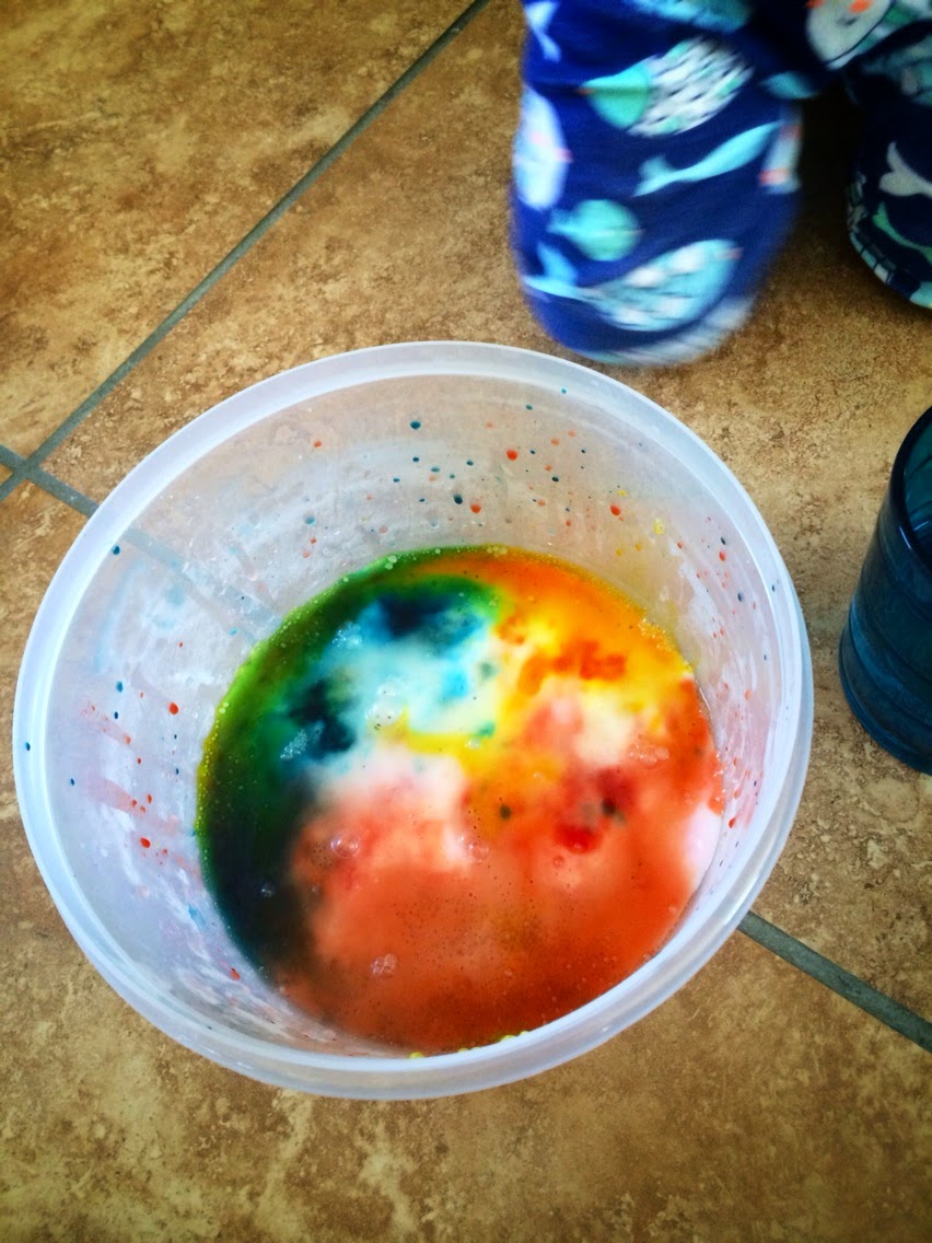 Our Beautifully Messy House Baking Soda and Vinegar Color Fun