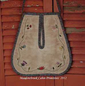 Embroidered Colonial Ladies Pocket