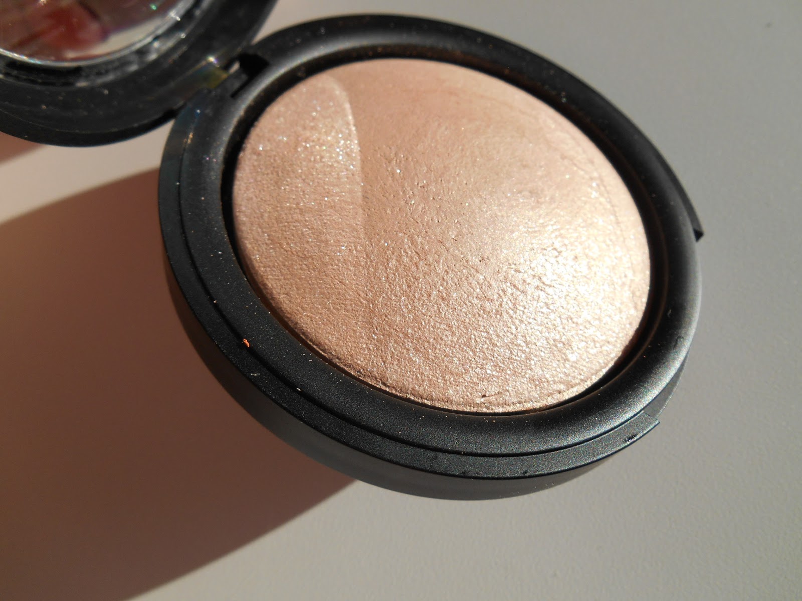 melaecannella Golden Rose Terracotta Stardust Shimmer Highlighter 108