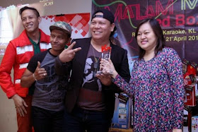 Senarai lagu popular di pusat karaoke Red Box, Lagu Berbahasa Malaysia Paling Popular Red Box 2013, Lagu Berbahasa inggeris Paling Popular Red Box 2013