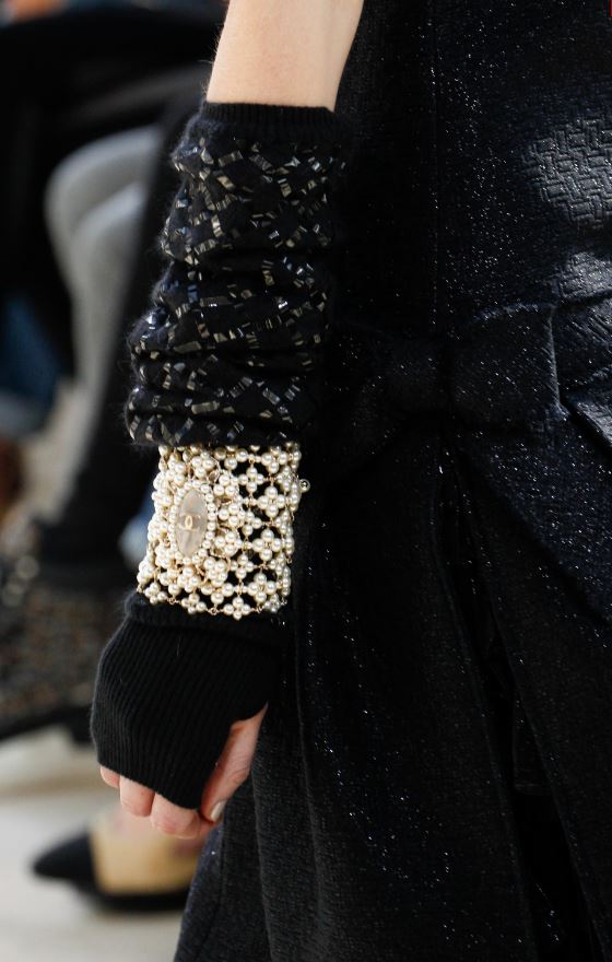 The Mahogany Stylist: Chanel - A Fresh Take on Finger-less Gloves ...