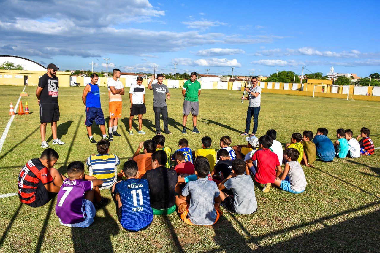 CRIANÇAS PARTICIPAM DE AULA INAUGURAL DO PROJETO ESCOLINHA DE FUTEBOL EM CAMPO REDONDO BLOG DO CRIANÇAS PARTICIPAM DE AULA INAUGURAL DO PROJETO ESCOLINHA DE FUTEBOL EM CAMPO REDONDO BLOG DO